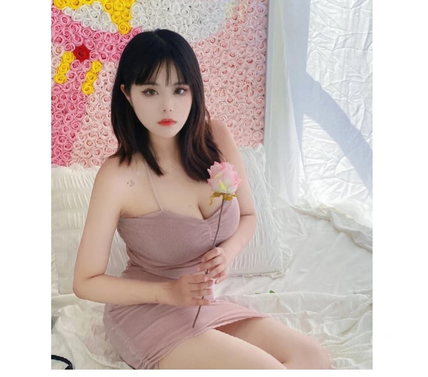 Escorts Warrington Warrington Town Centre - Warrington - Photos for New to the city cente🔥petite Escorts VIP. Full Service