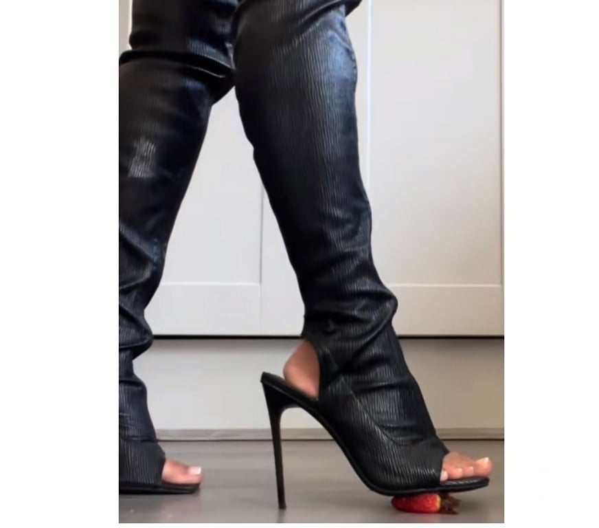 Escorts Warrington Warrington Town Centre - Warrington - Photos for 🔥 SCOTTISH Fiery Copper-Haired Beauty 🔥