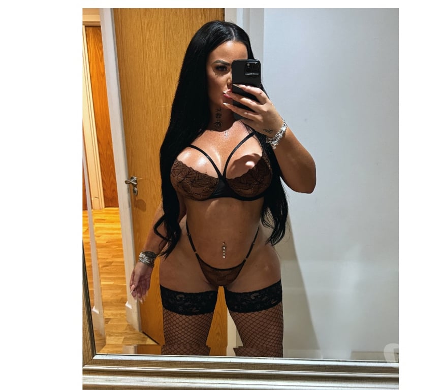 Escorts South East London Greenwich - South East London - Photos for 😈EX STRIPPER😈JUICY CURVY NATURAL ASS 🍑