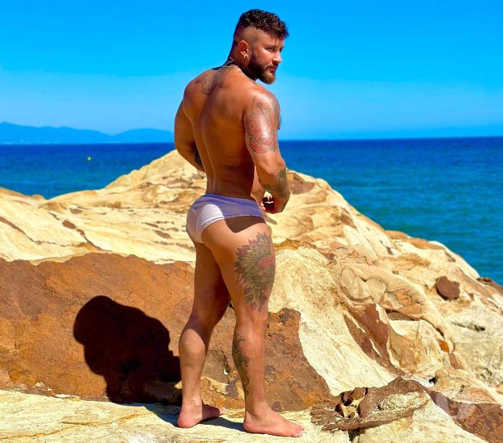 Escorts South East London Elephant & Castle Station - South East London - Photos for Muscled English Masseur From Only £50