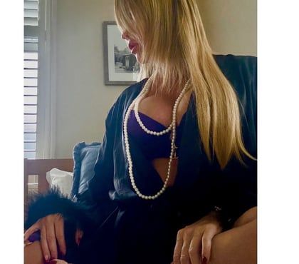 Escort Warrington Town Centre Warrington - Photos for Local lass laura in warrington