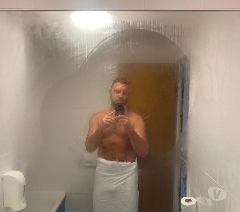 Escorts Hampshire Eastleigh - Photos for Charming, Mature Gentleman Available for Exclusive Companion