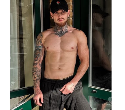 Escort Earls Court South West London - Photos for Straight fit tattooed male.
