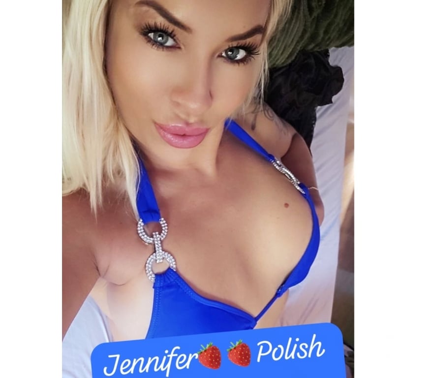 Escorts North London Edmonton - North London - Photos for 🌟Golden Candy POLISH Glow🤍 escape above the clouds