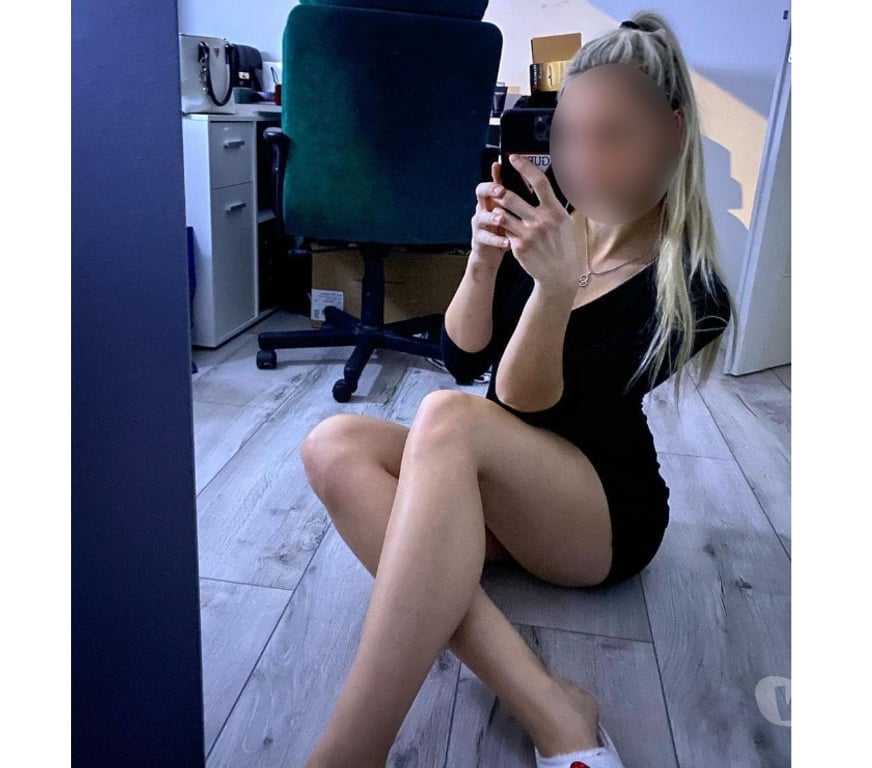 Escorts West London Hillingdon - Photos for Red Hot Lucy - NEW Heathrow xxx