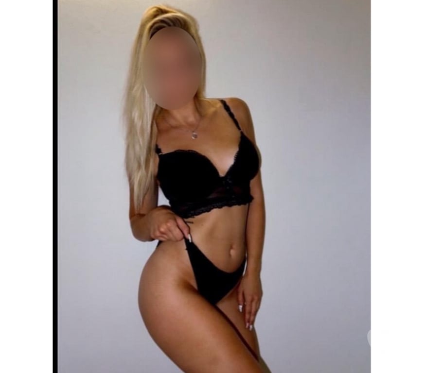 Escorts West London Hillingdon - Photos for Red Hot Lucy - NEW Heathrow xxx