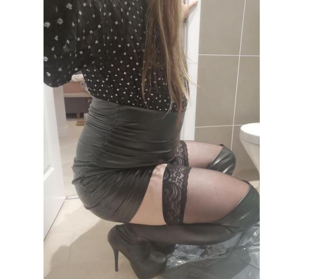 Adult Entertainment Merseyside Liverpool - Photos for Convincing trans chav performer for video calls huge dildo