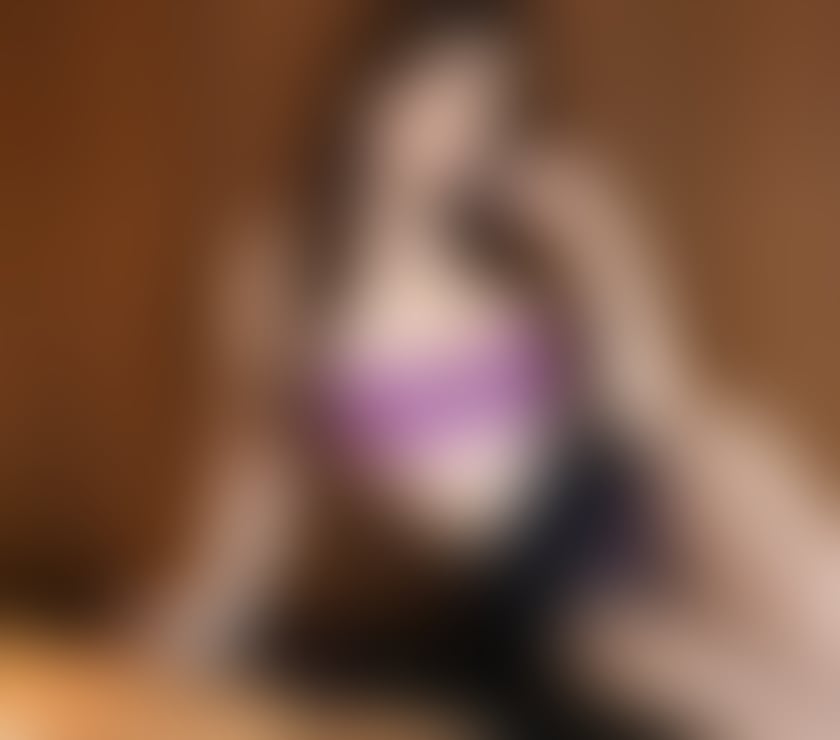 Escorts Soho Central London - Photos for The new girl offers massage or companionship services.