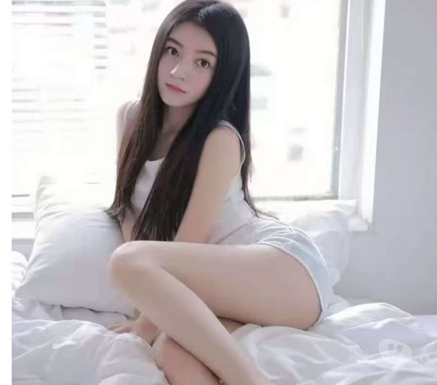 Escorts South East London East Croydon (Tramlink) Station - South East London - Photos for The new girl offers massage or companionship services.