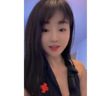 Escorts East Croydon (Tramlink) Station South East London - Photos for The new girl offers massage or companionship services.