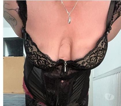 Escort Cross Green Leeds - Photos for OLDER WOMAN BUT GREAT SERVICE, WHY DONT YOU TRY ME AND SEE
