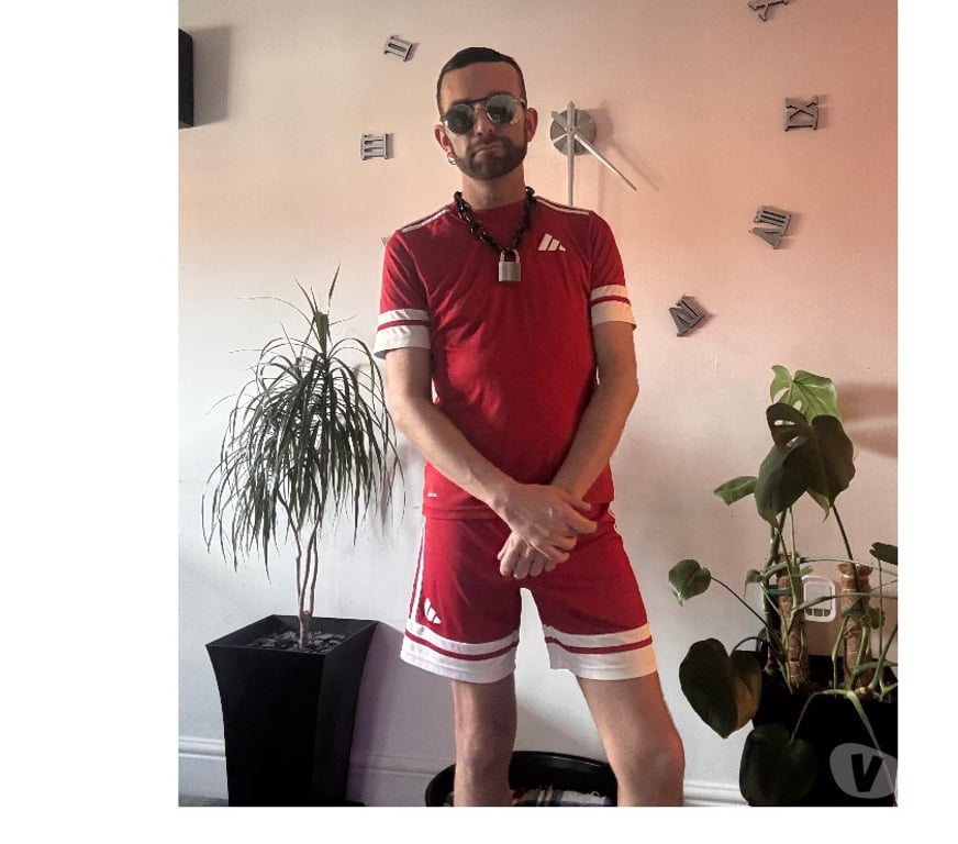  Gay massage Buckinghamshire High Wycombe - Buckinghamshire - Photos for LOOKING FOR YOUR NEXT PLAYMATE 😜 HORNY OPEN MINDED