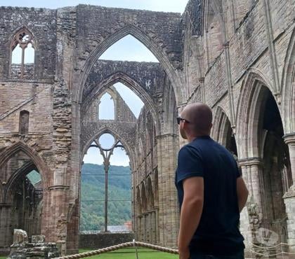 adult personals Slough Town Centre Slough - Photos for Discreet boy, available just for ladies ;)