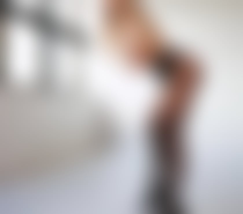 Escorts Old Woking Woking - Photos for Ads New in town🥳real 100%💋party girls