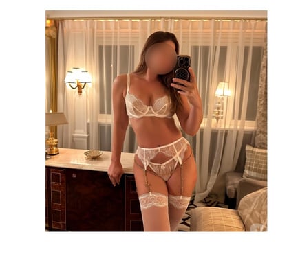 Tantric Escorts Earls Court South West London - Photos for Tantric Massage Earls Court with Helen