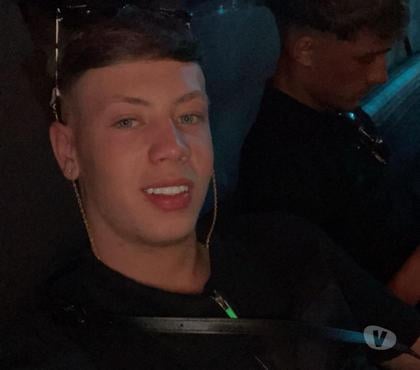 Gay Escorts Leeds City Centre Leeds - Photos for Lewis gay escort