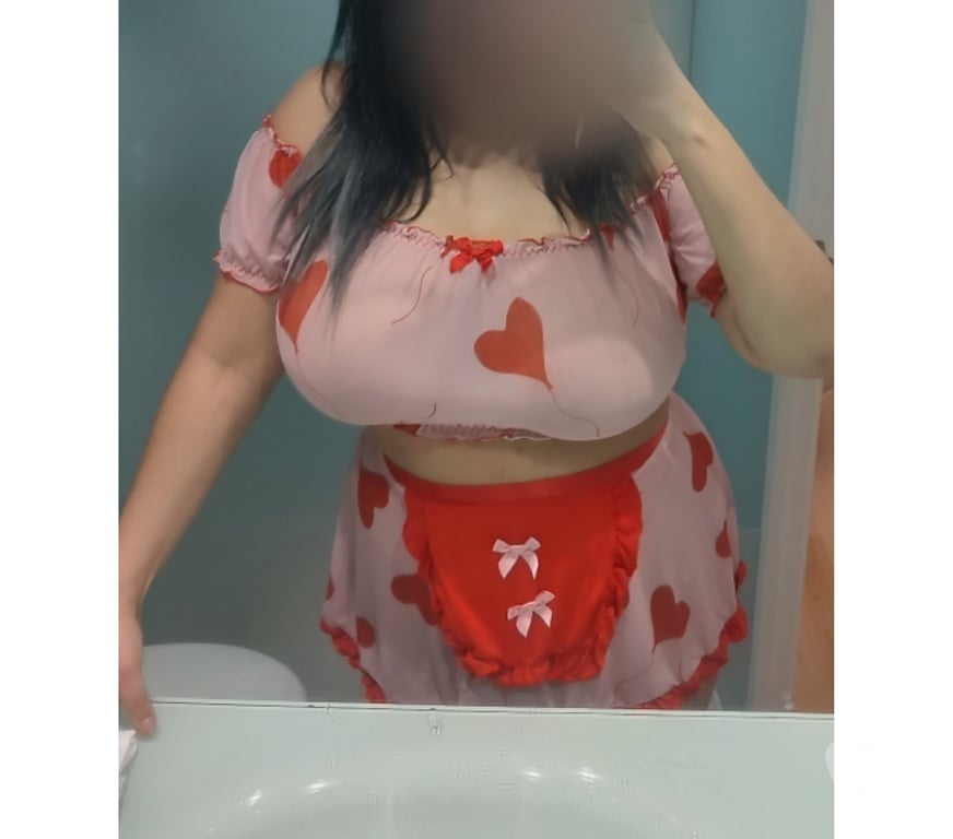 Escorts Merseyside Saint Helens - Photos for British Caramel Babe Natural 36G. Completely Unmissable.