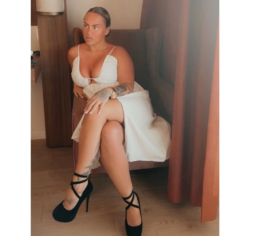 Escorts Hertfordshire Hertsmere - Photos for Outcalls only at the moment north London