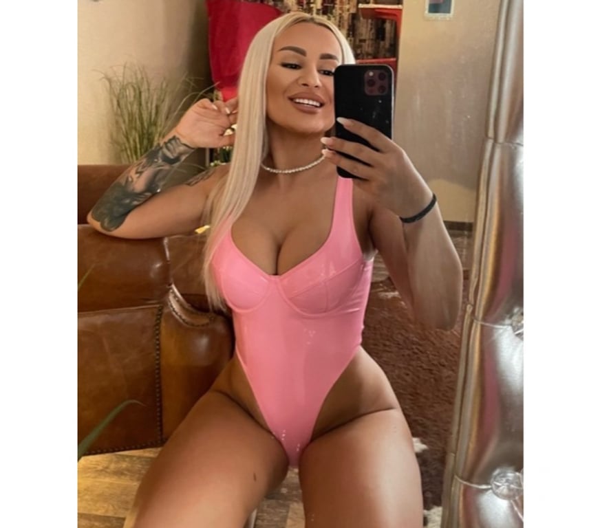 Escorts Newport - Wales Newport City Centre - Newport - Photos for Hello I’m Alma 💖New in town ,ready for you 💫 🌹