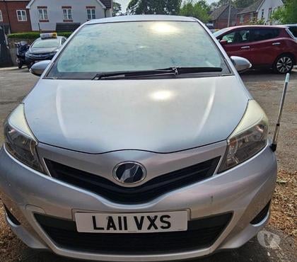 cars for sale Cowley Hillingdon - Photos for TOYOTA YARIS 2011 MODEL