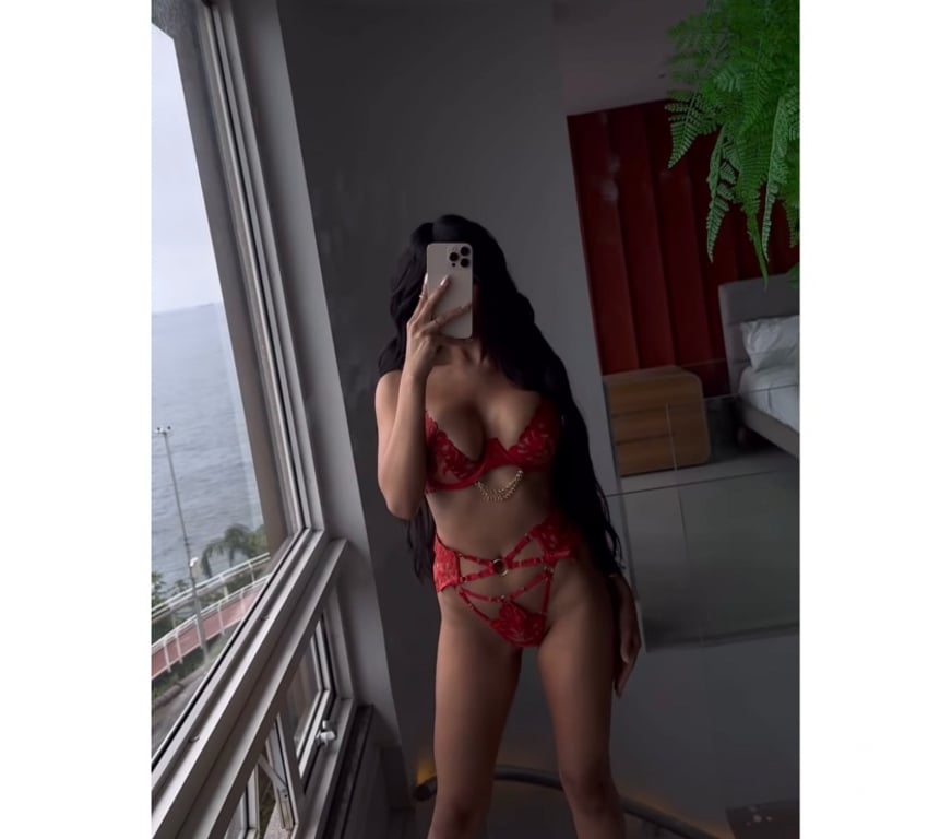 Escorts East London Commercial Road - East London - Photos for British🇬🇧Mia Khan💋 mirrored walls 👀ceilings 😈