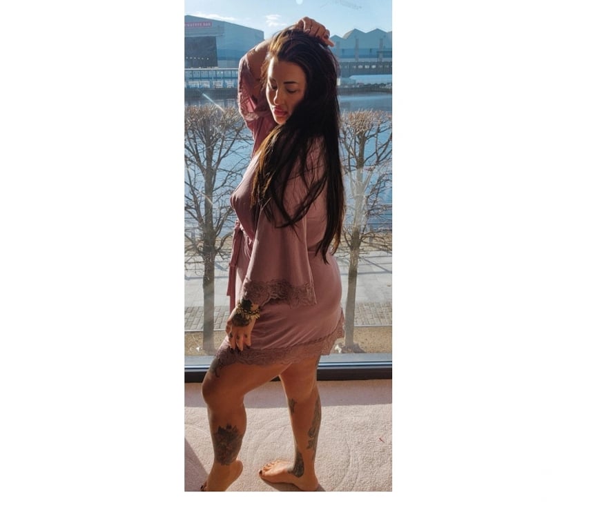 Escorts Warrington Lymm - Warrington - Photos for Curvy, kinky Yorkshire girl