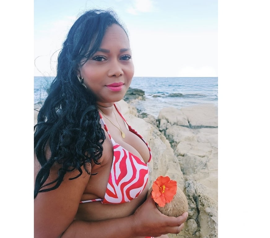 Escorts East London Bow Church - DLR Station - East London - Photos for Rossi FROM Panamá