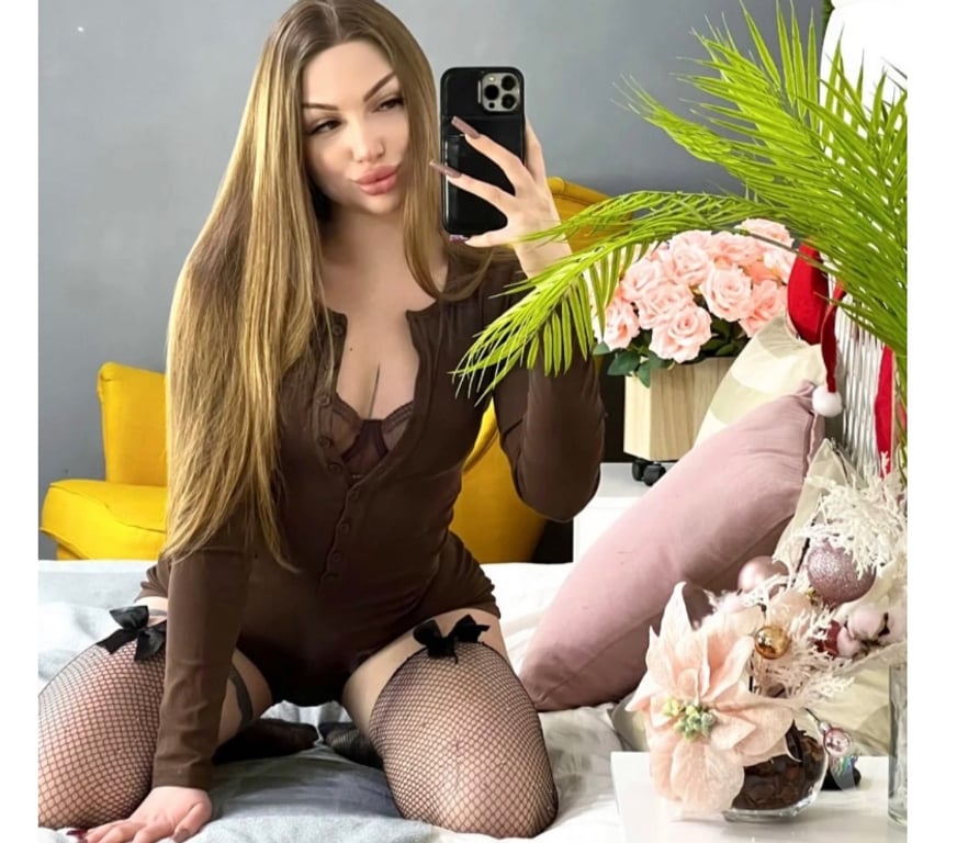 Escorts Oxfordshire South Oxfordshire - Photos for 💜party girl🙈just outcall🥰Henley-on-Thames