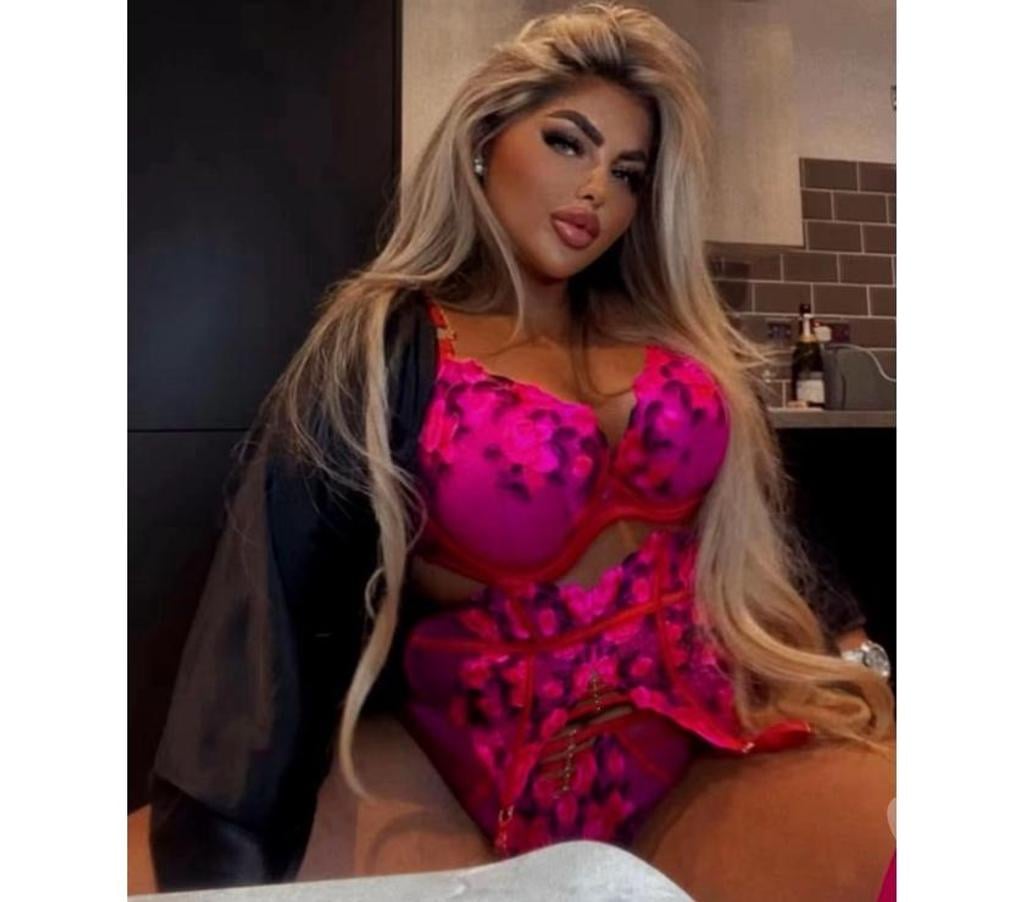 Escorts West Yorkshire Bradford - Photos for Busty Curvy Breezee newww!
