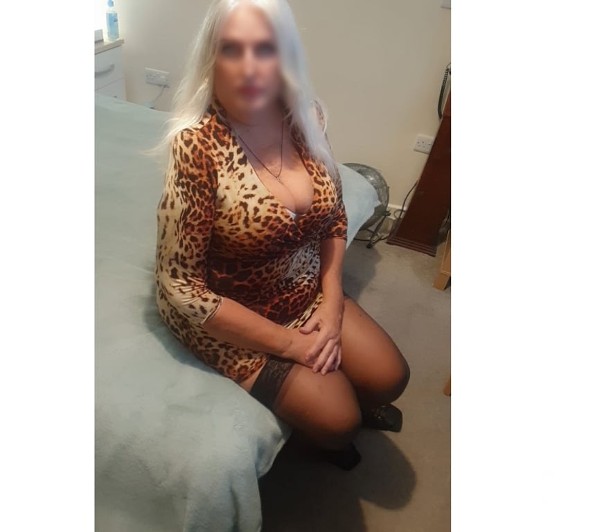Escorts Somerset Bridgwater - Somerset - Photos for Mature Massage Ashley