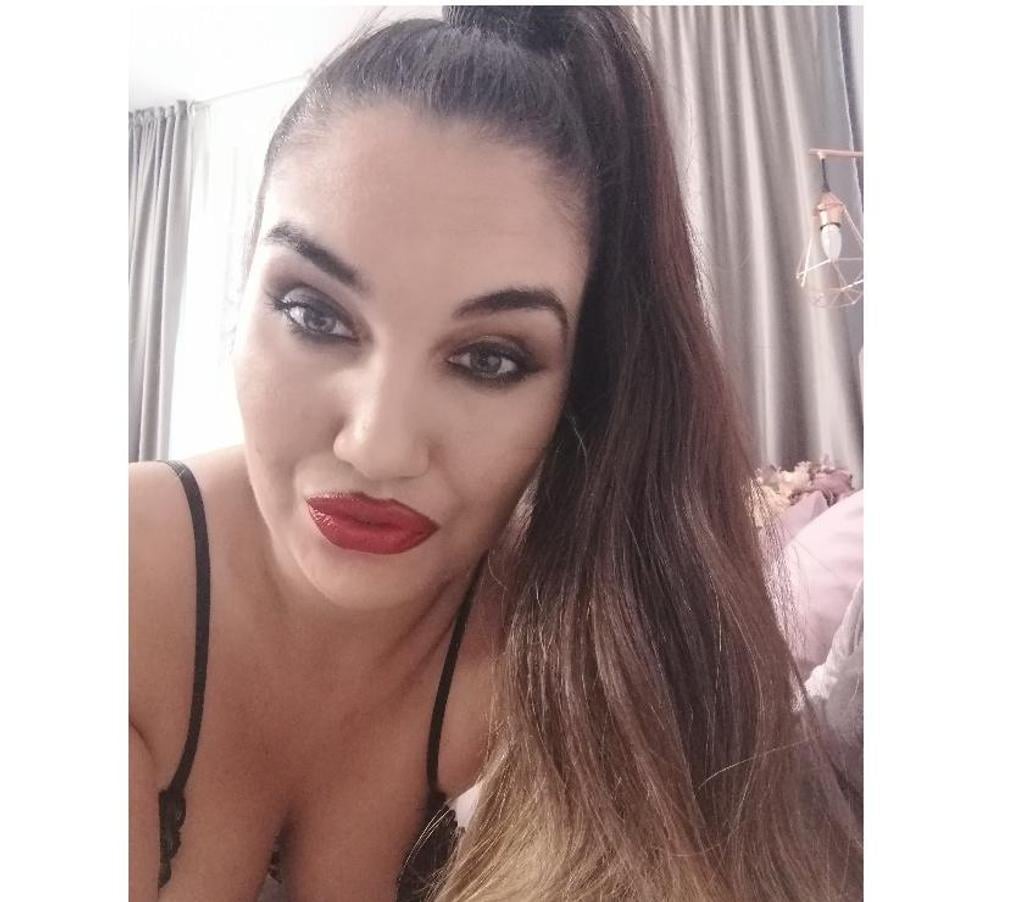 Escorts Essex Harlow - Photos for Tania🍒big tits🍑curvy❤️gf experience😈party girl