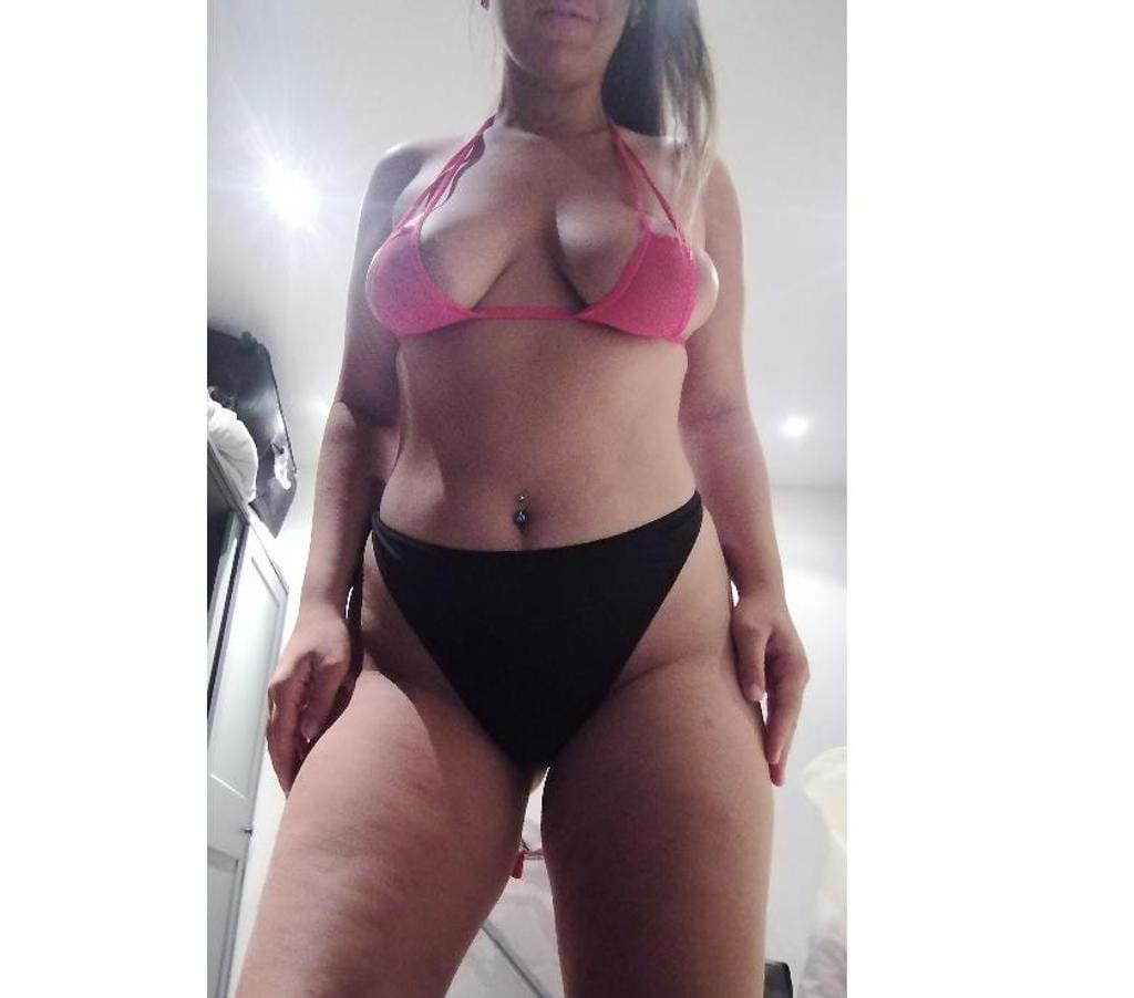 Escorts Essex Harlow - Photos for Tania🍒big tits🍑curvy❤️gf experience😈party girl