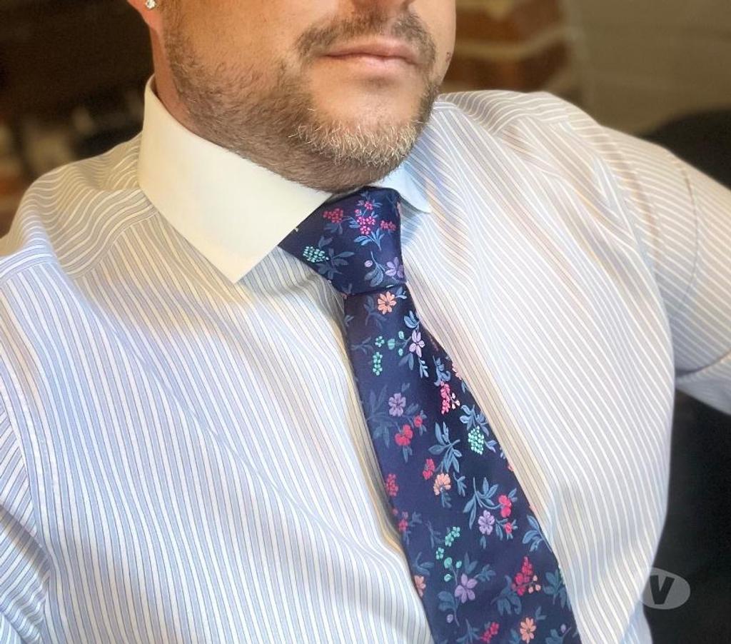 Gay massage Suffolk East Suffolk - Photos for Suited office boys for you.