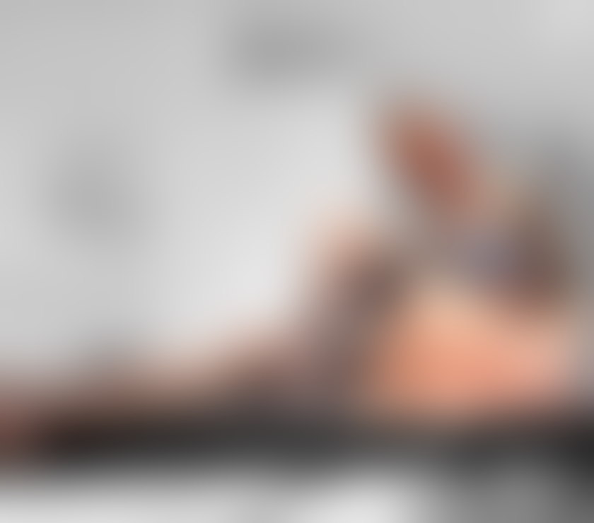 Escorts Surrey Runnymede - Photos for Relaxing and Revitalising Massage By English Sadie!