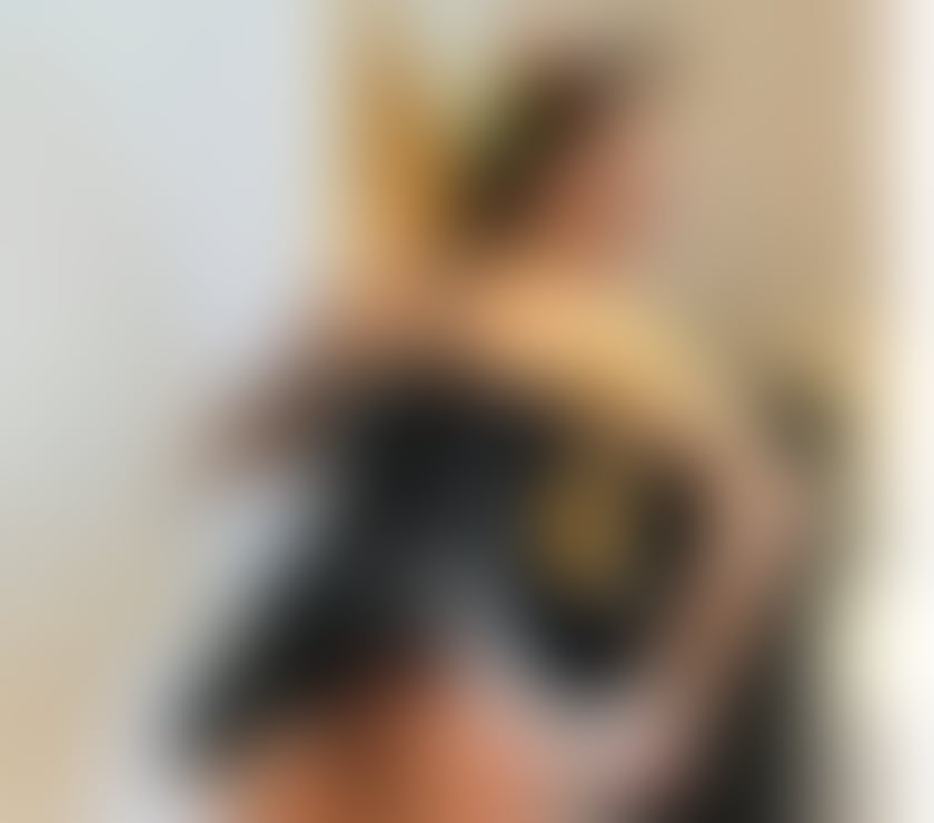 Escorts Surrey Runnymede - Photos for Relaxing and Revitalising Massage By English Sadie!