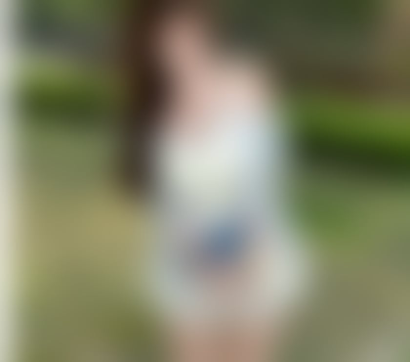 Photos for Japanese party girl in canary wharf