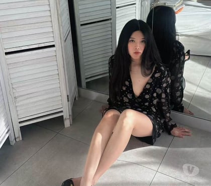 Photos for Japanese party girl in canary wharf