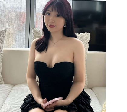 Photos for Japanese party girl in canary wharf