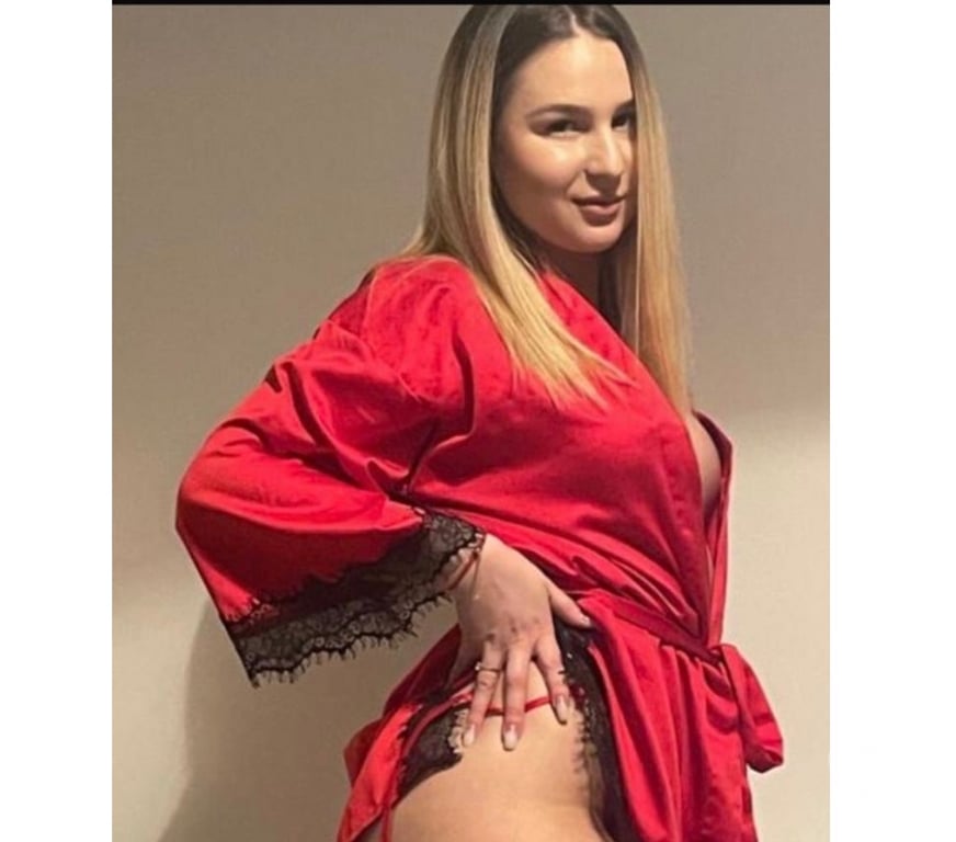 Escorts Cardiff Butetown - Cardiff - Photos for Rossa 🍑 Bombshell 🍑No Rush 🍑🎊💕Party 🎉🎊