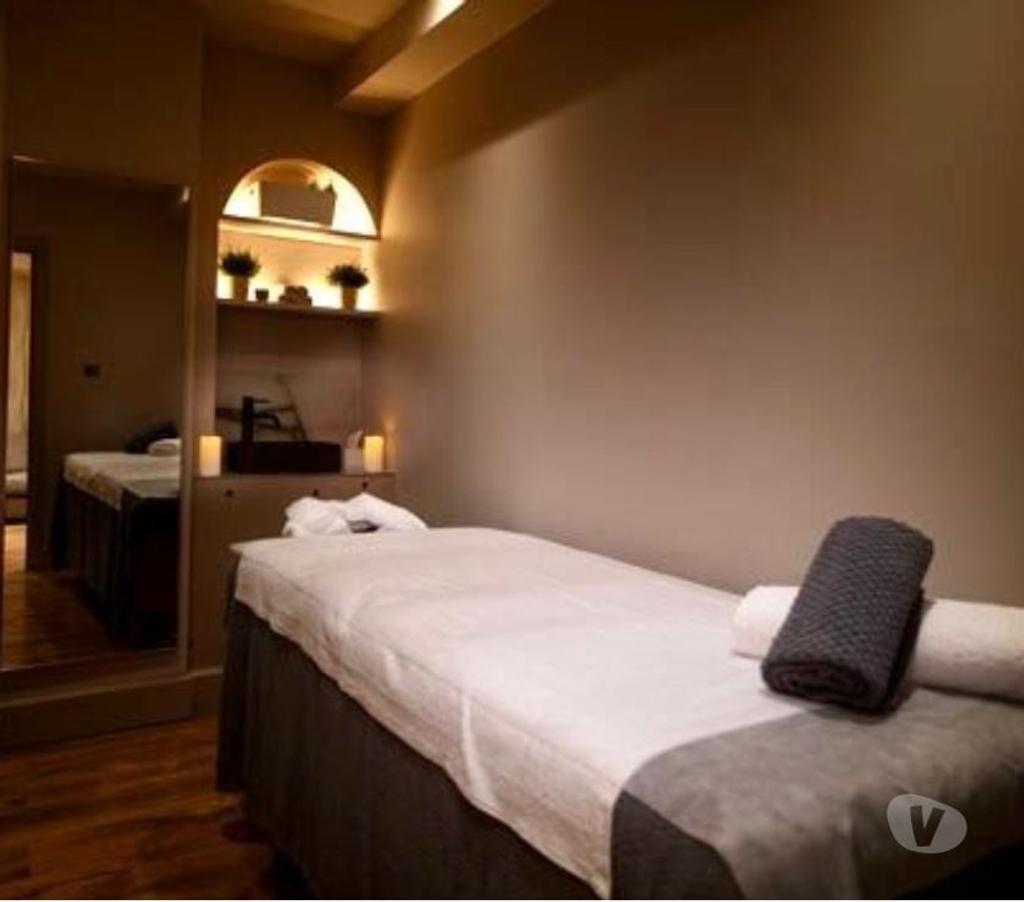 Full body massage North West London Hendon Central - North West London - Photos for Full body relaxing indianPakistan massage WHATSPP CALLS ONLY
