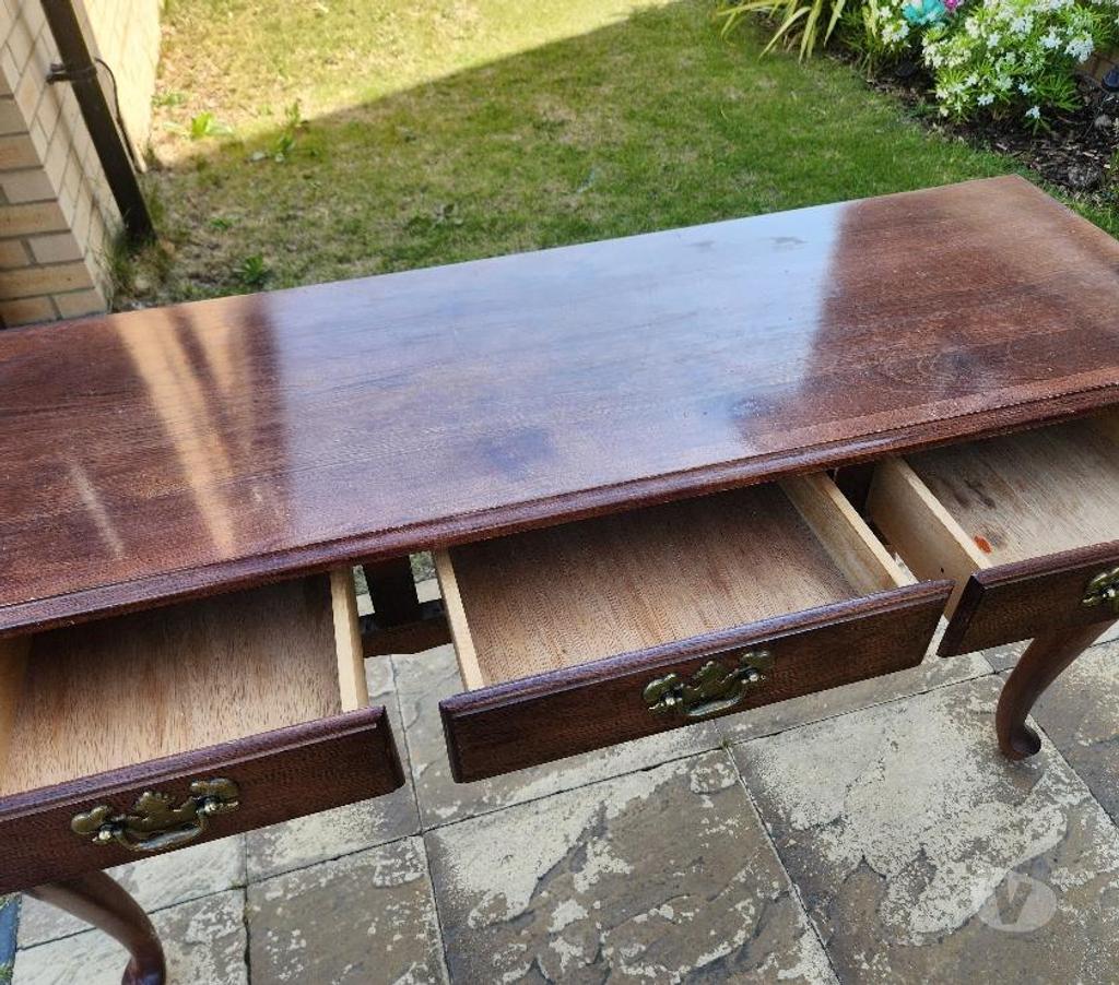 Furniture Bedfordshire Bedford - Photos for Mahogany-Finished Georgian-Style 3-Drawer