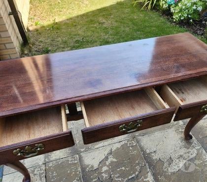 Second hand furniture Wixams Bedford - Photos for Mahogany-Finished Georgian-Style 3-Drawer