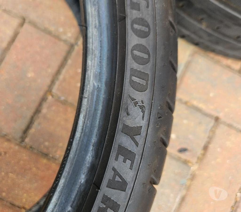 car spares Bedfordshire Bedford - Photos for 1x Goodyear RunFlat Tyre (275 30 R20 97Y)