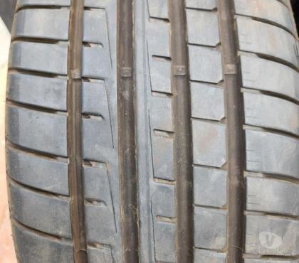 vehicle spares Wixams Bedford - Photos for 1x Goodyear RunFlat Tyre (275 30 R20 97Y)