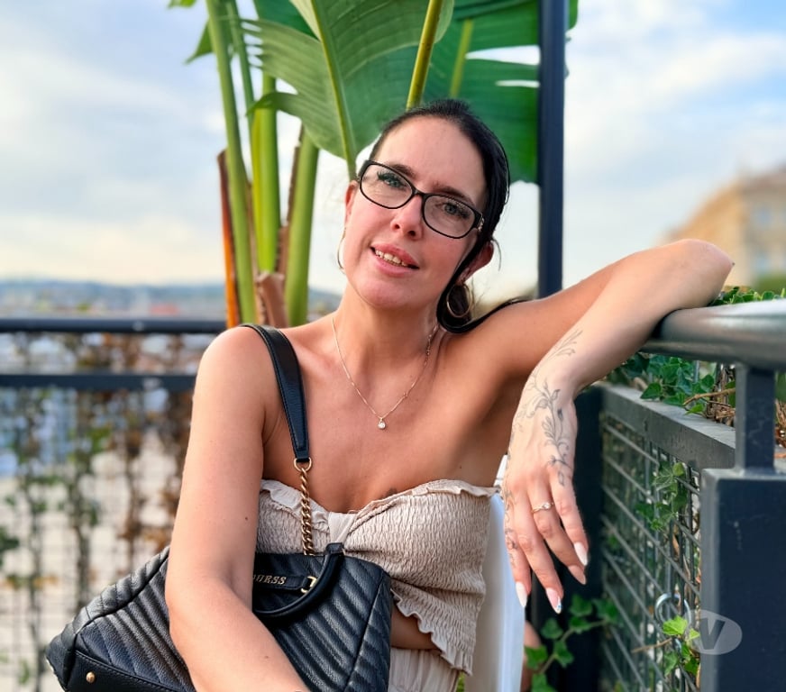 Adult Entertainment Norfolk Norwich - Photos for Foot fetish queen