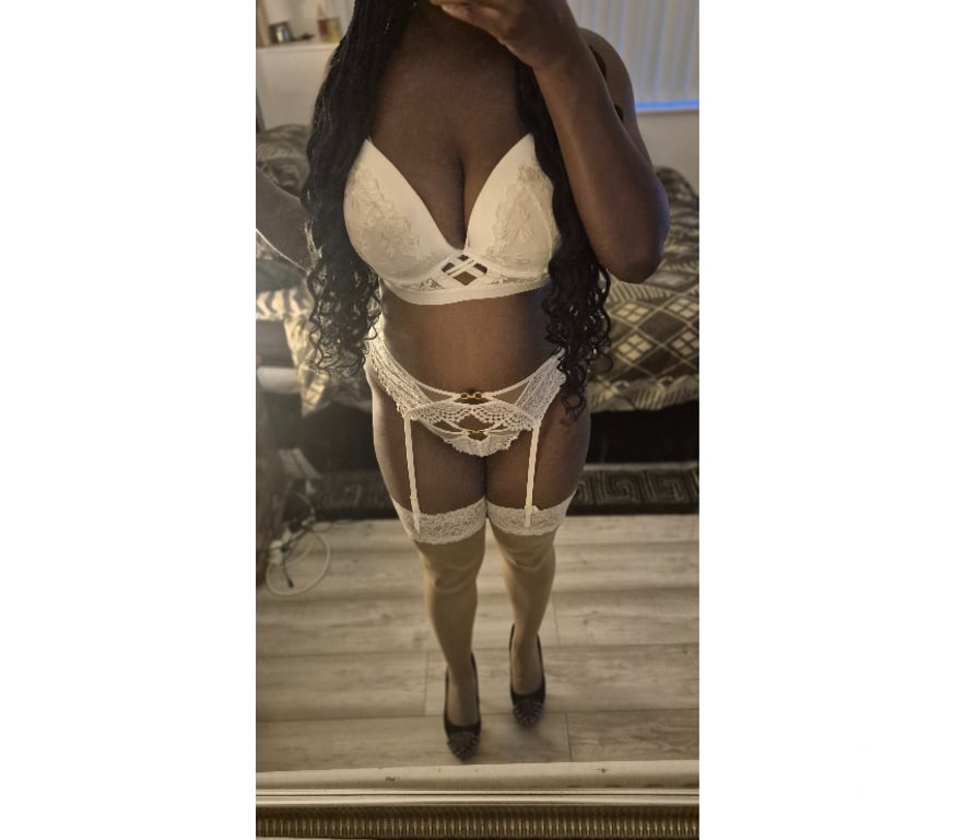 Escorts West Midlands Coventry - Photos for Busty Nubian Ebony Goddess in Coventry