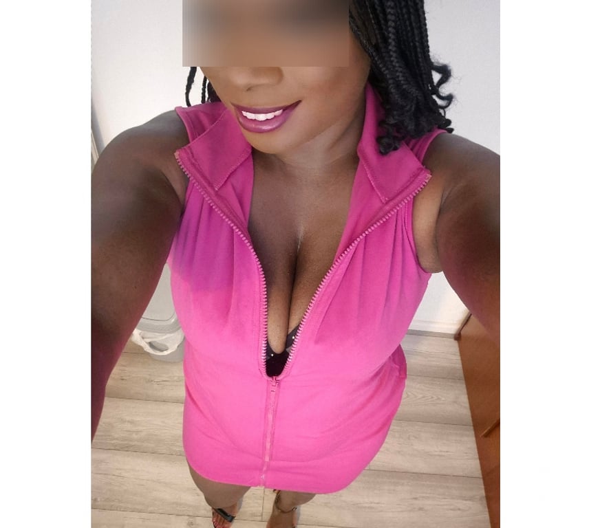 Escorts West Midlands Coventry - Photos for Busty Nubian Ebony Goddess in Coventry