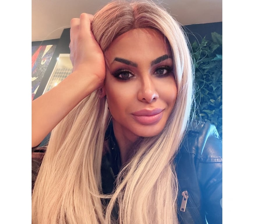 Trans Escorts West London Hounslow - Photos for Alexa Ross near Heathrow and Cranford Park
