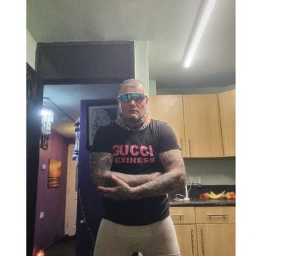 casual encounters Cottingley Bridge Bradford - Photos for MATURE MAN OFFERING FEMALE NAUGHTY ADULT FUN