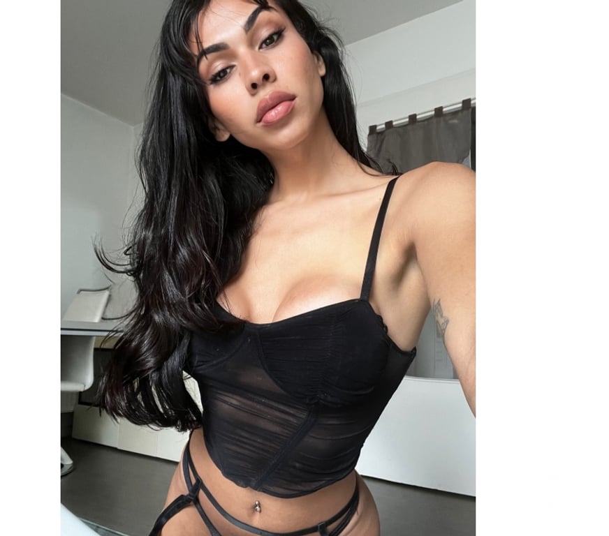 Trans Escorts East London Canary Wharf - DLR Station - East London - Photos for Bruniky – Elite Brazilian Trans Dominatrix in Canary Wharf